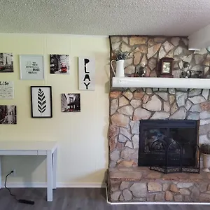  Holiday home Private Single Level Standalone House Large Lot - 3 Bedrooms